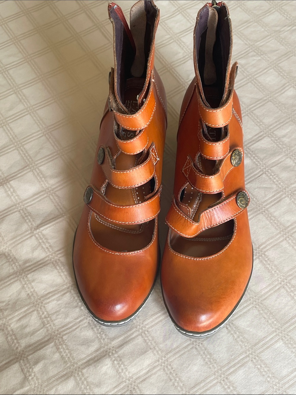 L’Artiste Women's Strappy Leather Ankle Boots in Tan
